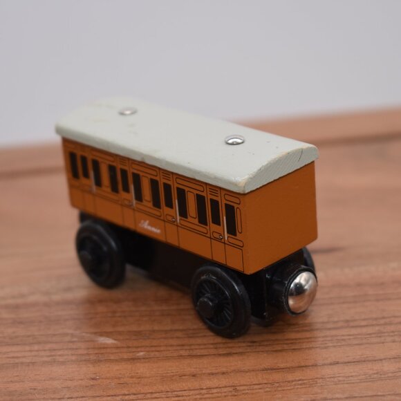 Annie Passenger Coach Car 2003 - Thomas Friends Wooden Railway Train Tank - GUC - Picture 5 of 6